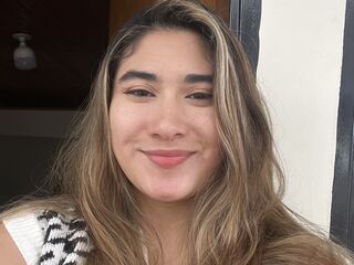 hot webcam slut LunaaRivas