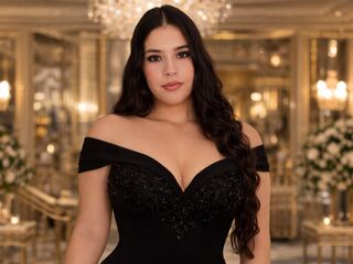 topless webcam girl MadieWatson