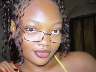 camgirl masturbating MakyDina