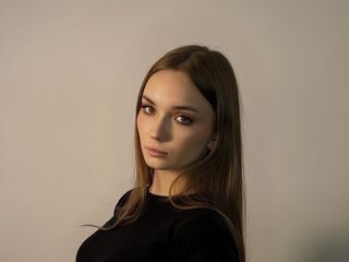 masturbating webcamgirl MariellaMinerich