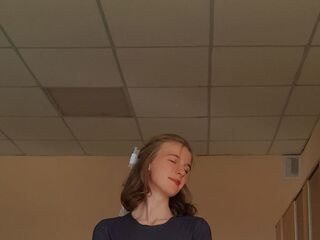 naked girl with webcam masturbating with vibrator MaryjanePorter