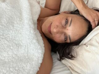 camgirl playing with dildo MichaelaBelle