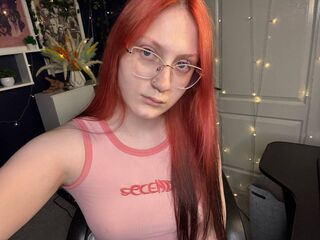 girl showing tits MilenaLima