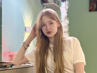 fingering camwhore MinnieTallacksen