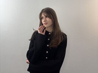 closeup cam MonicaWohletz