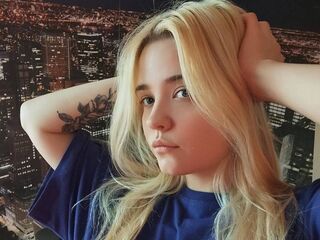 fingering camgirl video MonnieMoniz