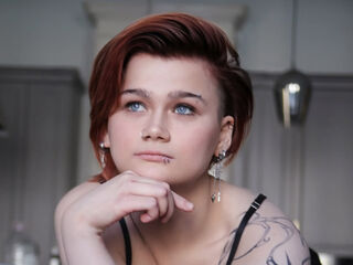 cam whore PeachAveline