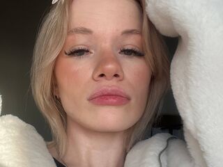 naked webcam girl masturbating RenitaKoo