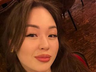 camgirl masturbating with dildo RosalindaVivar