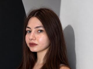 chatroom cam RoselynSvatek