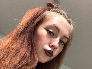 cam girl playing with vibrator RubiRousen