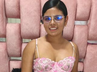 camgirl picture SalomeHarman