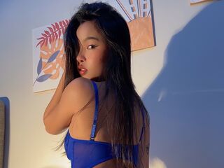 naked camgirl picture SessahMi