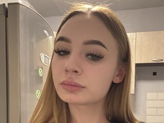 camwhore masturbating with dildo SofiaKolen