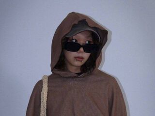 camwhore masturbating with sextoy SumikoKrejcik