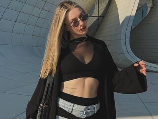 cam girl masturbating with sextoy SuzieGlimp
