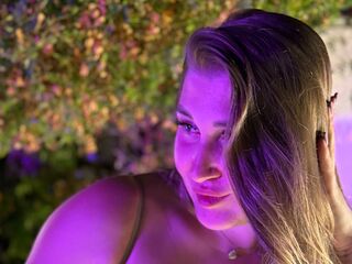naked camgirl fingering pussy TarahZullo