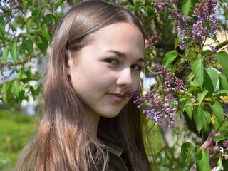 live free chat TristaArron