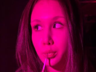 camwhore masturbating with vibrator WilletteLabrie